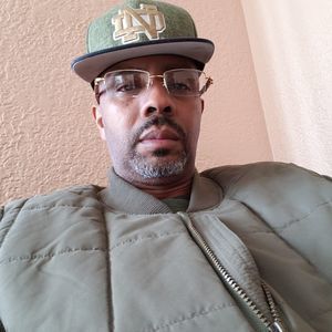 Meet your Posher, Carlos